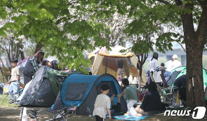 [사진] '초여름 날씨에 한강으로'