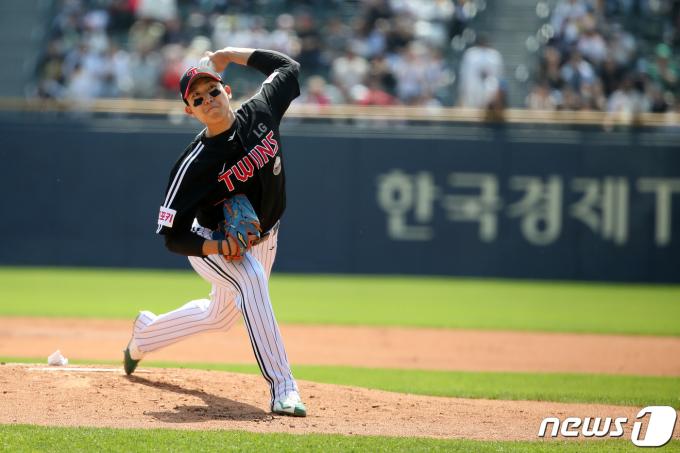[사진] 역투하는 LG 손주영