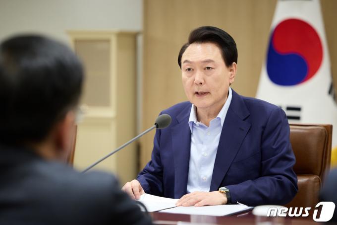 [사진] 긴급 경제·안보 점검회의 연 윤석열 대통령