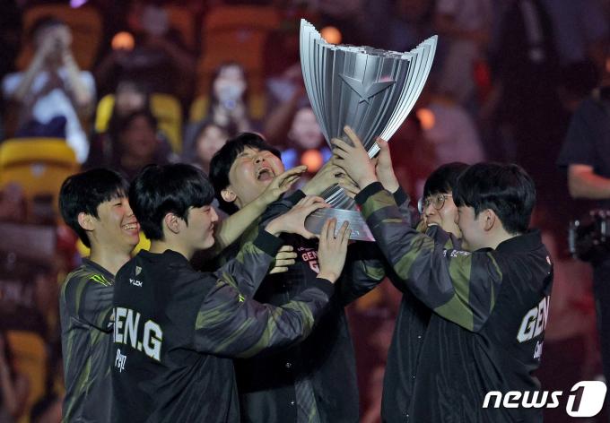 [사진] 젠지 'LCK 스프링 우승이다'