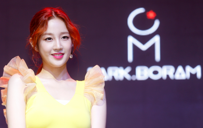 갑작스럽게 사망한 고(故) 가수 박보람에 대한 부검이 15일 실시될 전망이다. 사진은 지난 2017년 서울 마포구 홍대 무브홀에서 진행된 두 번째 미니앨범 'ORANGE MOON' 발매 기념 '보람찬 감상회'에 참석한 가수 박보람. /사진=머니투데이