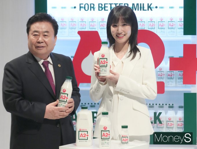 [머니S포토] 문진섭·박은빈, 서울우유 A2+와 함께…