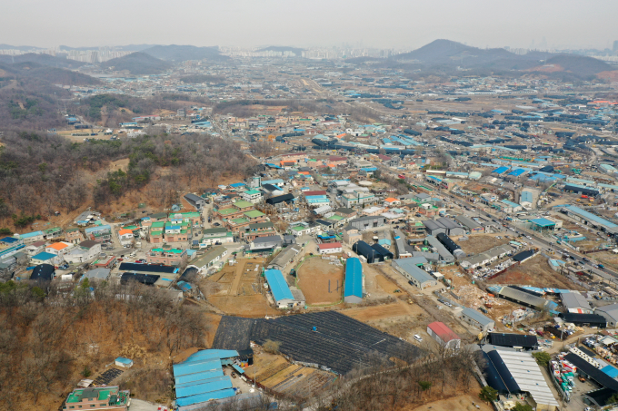  행정안전부 주관의 전국 지방자치단체 소유 토지·건축물 전수조사가 최초로 시행된다. /사진=뉴시스