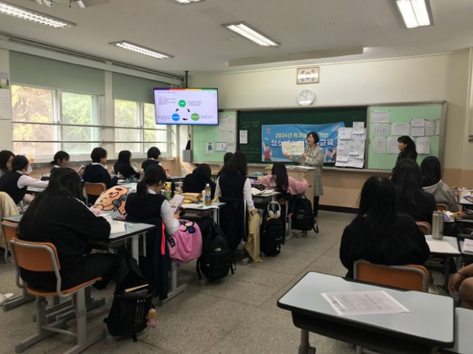 지난 11일 안양문화고등학교에서 진행한 설명회. / 사진제공=안양시 