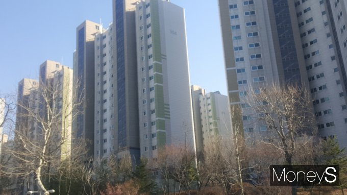 경기 과천시가 최근 1년 수도권 집값 상슬률 1위라는 조사 결과가 나왔다. 사진은 과천시의 한 아파트 단지. /사진=김창성 기자