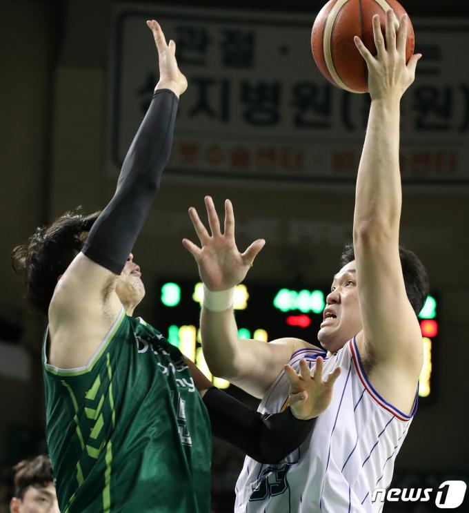 [사진] KCC 이승현 '넣어야 한다'