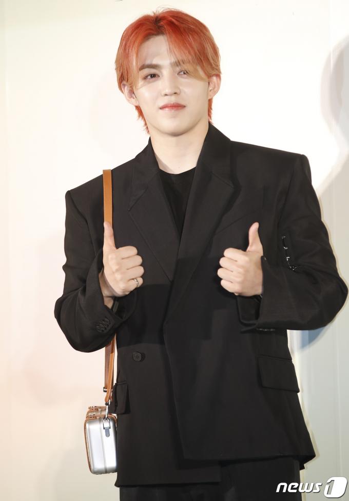 [사진] 에스쿱스, 캐럿 함성에 엄지척