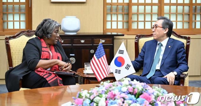 [사진] 조태열 외교장관, 그린필드 주유엔 미국대사 면담
