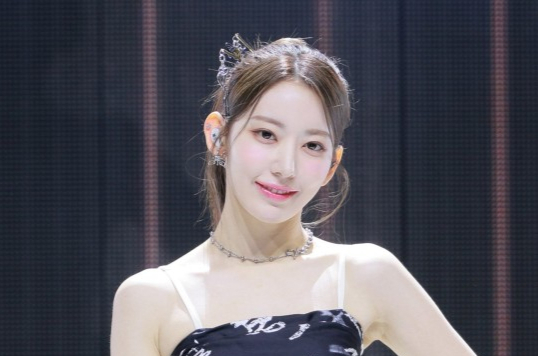 그룹 르세라핌 사쿠라가 라이브 논란에 대해 소신을 밝힌 가운데, 누리꾼들이 싸늘한 반응을 보내고 있다. 사진은 지난 2022년 서울 서대문구 연세대학교 신촌캠퍼스백주년기념관에서 열린 미니 2집 '안티프래자일(ANTIFRAGILE)' 발매 쇼케이스에 참석한 걸그룹 르세라핌 멤버 사쿠라. /사진=장동규 기