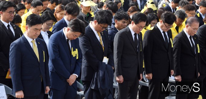 ▲세월호 참사 10주기, 한자리에 모인 여야 지도부