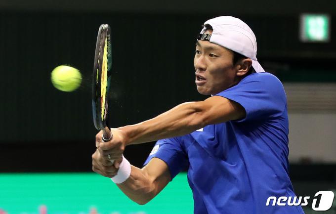 홍성찬이 16일 광주오픈챌린저 단식 1회전서 마르첸코를 2-0으로 제압했다. /뉴스1 ⓒ News1 박지혜 기자
