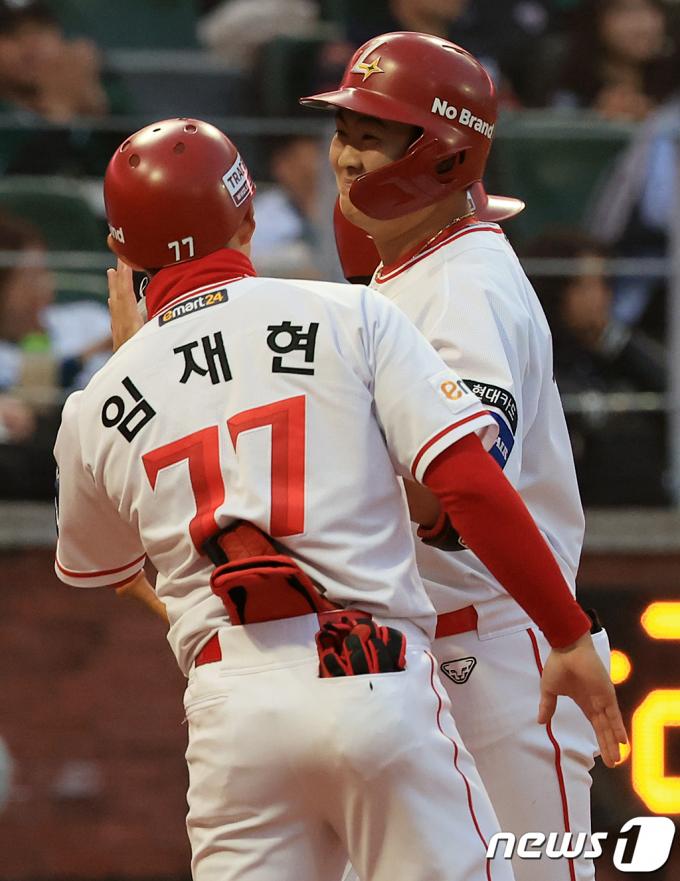 [사진] 고명준, 싱글벙글