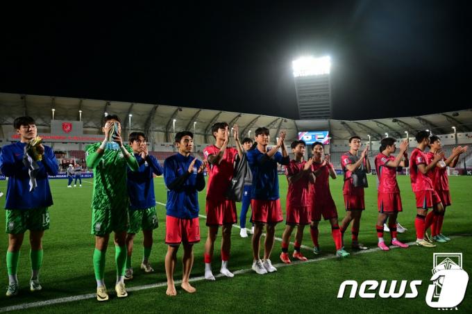 [사진] 파리올림픽 예선 첫 경기 승리