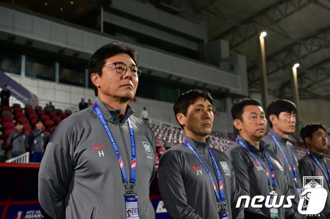 [사진] UAE전 임하는 황선홍 감독