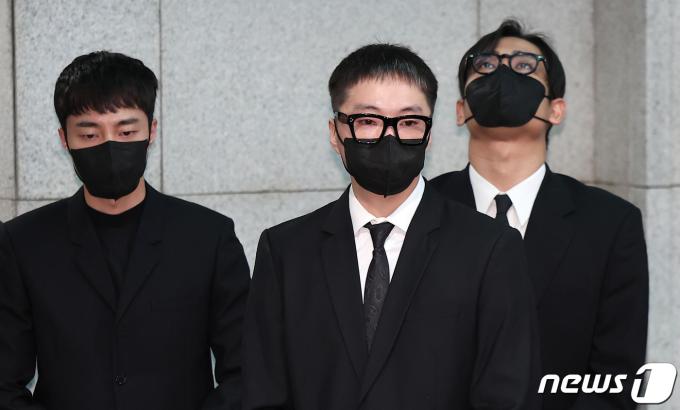 [사진] 故 박보람 애도하는 로이킴·강승윤·박재정