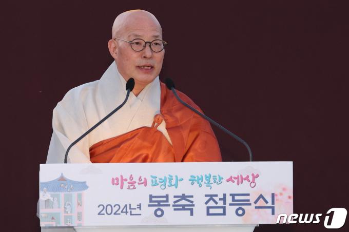 [사진] 진우스님, 부처님오신날 봉축점등식 참석