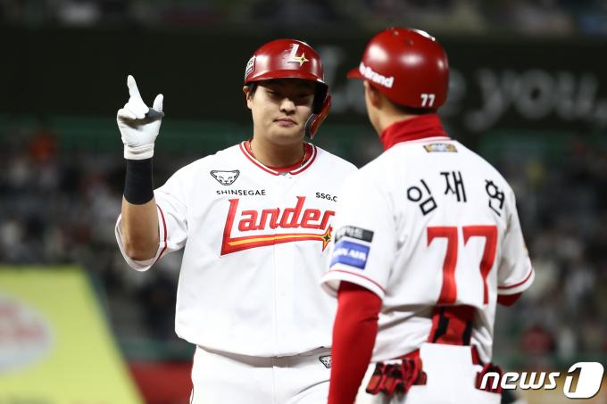 [사진] SSG 고명준 '1타점 적시타'
