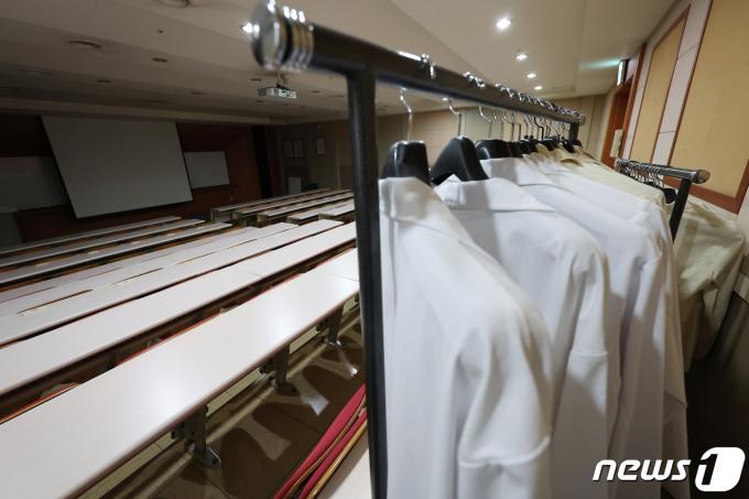 서울 시내의 한 의과대학 강의실이 15일 고요한 모습을 보이고 있다. /뉴스1 ⓒ News1 김민지 기자