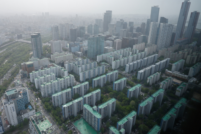  상업용 부동산 전문기업 '부동산플래닛'이 전국 아파트와 빌라의 동·호수별 AI 추정가'와 '공시가격' 정보를 제공하는 서비스를 내놨다. /사진=뉴스1