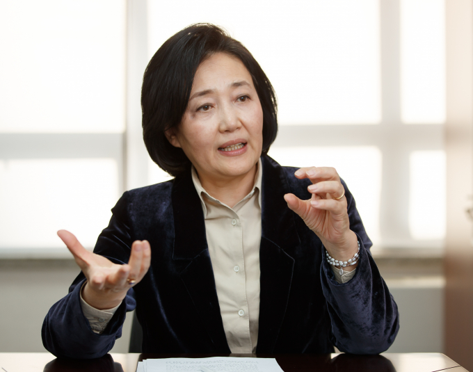 박영선 전 중소벤처기업부 장관이 18일 자신의 페이스북에 "지금 대한민국의 미래를 생각한다면 너무도 중요한 시기여서 협치가 긴요하다고 생각한다"고 전했다. 사진은 지난 2022년 2월3일 박 전 장관이 인터뷰하는 모습. /사진=머니투데이 
