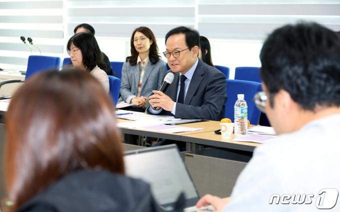 [사진] 수험생들 만난 김승호 인사혁신처장