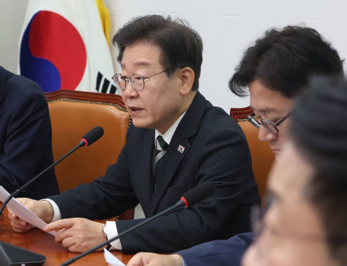 이재명 더불어민주당 대표가 윤석열 대통령의 야권 인사 기용설에 대해 지적했다. 사진은 19일 서울 여의도 국회에서 열린 최고위원회의에서 발언을 하고 있는 이재명 대표. /사진= 뉴스1