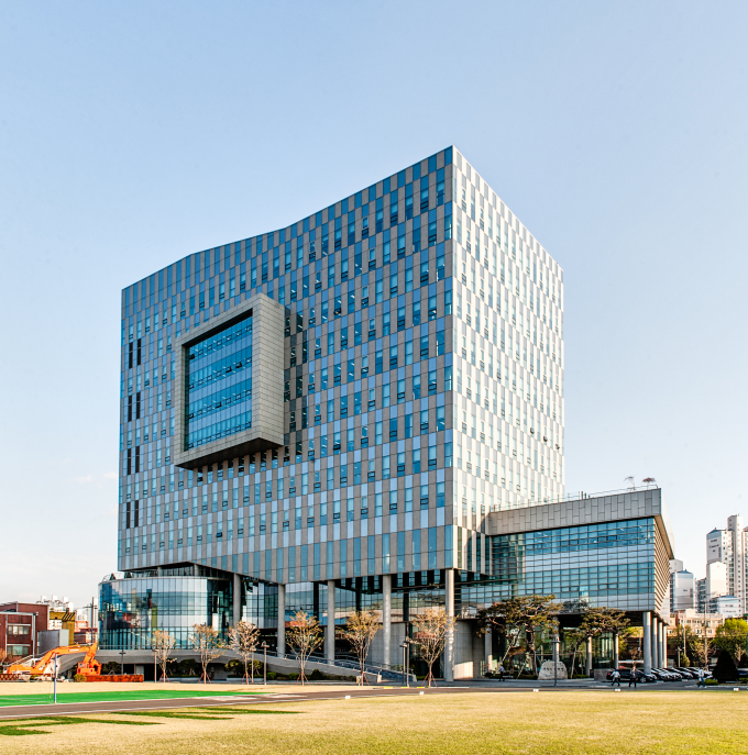 HD현대인프라코어 글로벌비즈니스센터. /사진=HD현대사이트솔루션