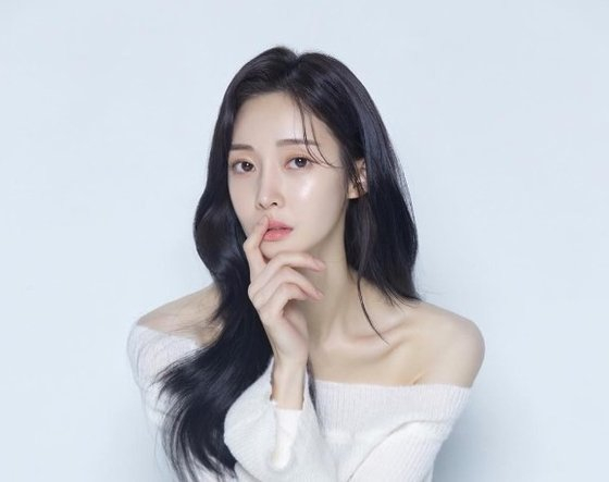 사진 = 아름 SNS 그룹 티아라 출신 가수 아름이 재혼을 준비하던 남자친구와 결별설에 휩싸였다. /사진=아름 인스타그램