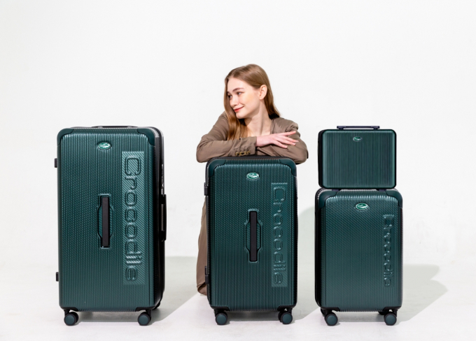 모아그린상회가 크로커다일 여행용 캐리어 4종을 현대홈쇼핑에서 단독 첫 출시한다. /사진=모아그린상회