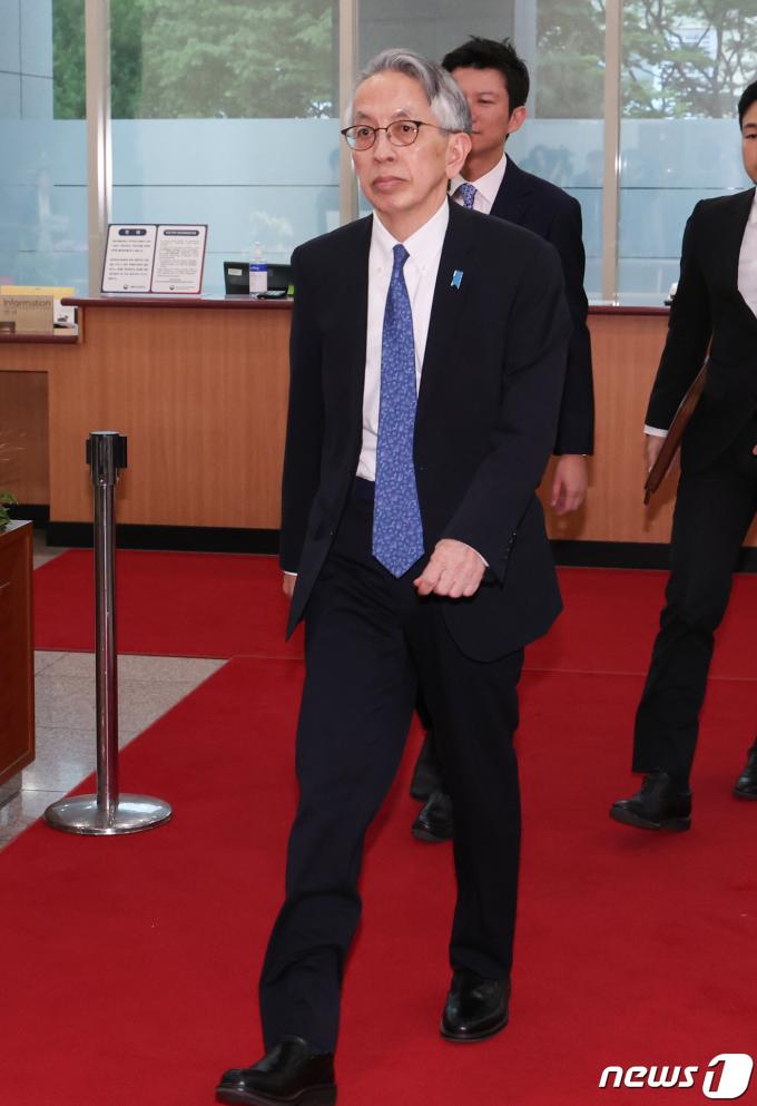 [사진] 외교부로 초치되는 아이보시 고이치 주한일본대사