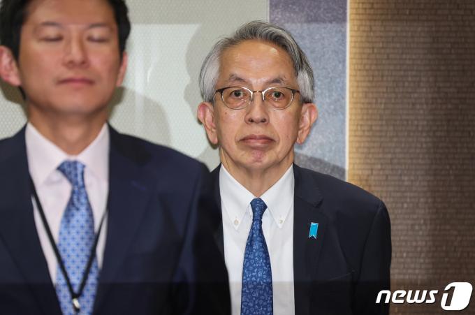 [사진] 초치되는 아이보시 고이치 주한일본대사