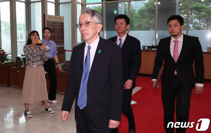 [사진] 외교부, 日대사 초치… '왜곡 교과서' 검정 통과에 