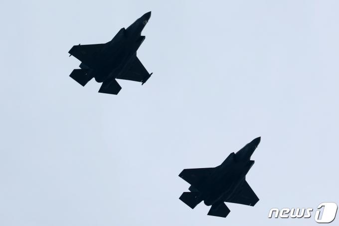 [사진] 비행하는 F-35
