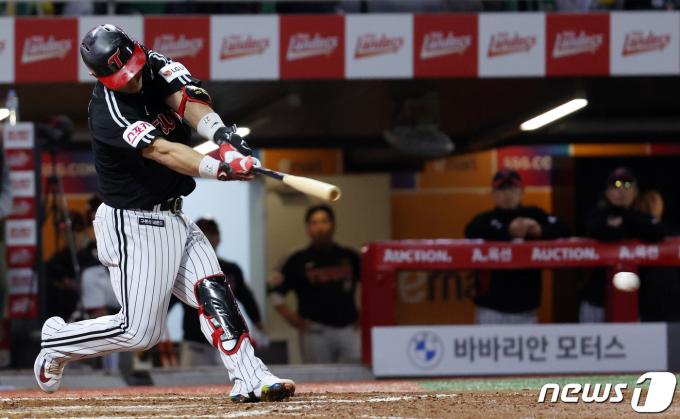 [사진] 타점올리는 LG 박동원