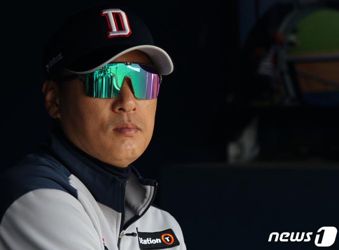이승엽 감독이 19일 키움전에서 장단 22안타를 몰아치며 19점을 폭발한 타자들을 칭찬했다./뉴스1 ⓒ News1 김진환 기자