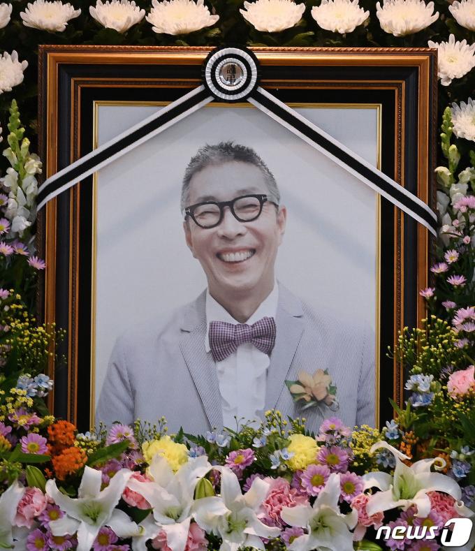 30일 송파구 서울아산병원 장례식장에 고(故) 서세원 씨 빈소가 마련돼 있다. 장례는 한국코미디언협회장으로 치러지며 발인은 내달 2일이다. 2023.4.30/뉴스1 ⓒ News1 사진공동취재단