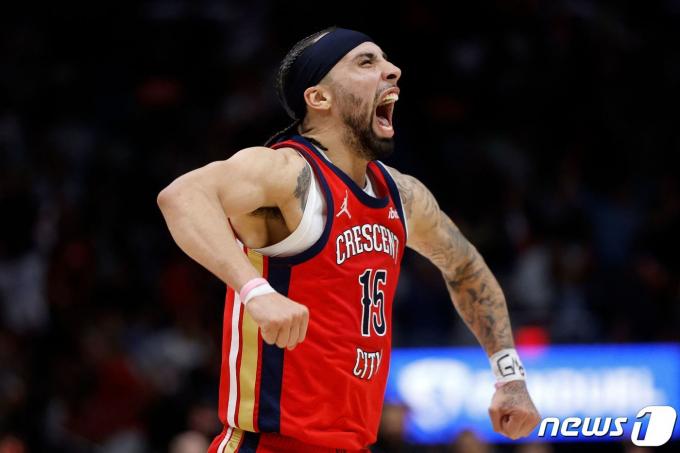NBA 플레이 인 토너먼트에서 새크라멘토를 꺾고 기뻐하는 뉴올리언스 호세 알바라도. ⓒ AFP=뉴스1
