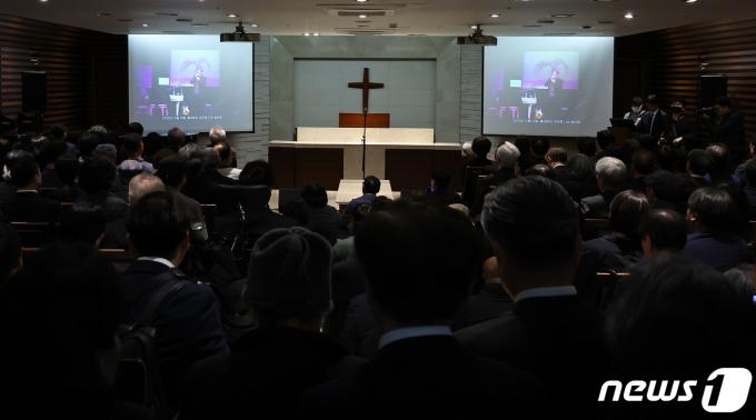 [사진] '고인을 기억하며'