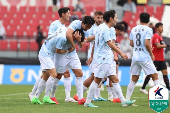 부산 아이파크가 부천FC 원정에서 승리하며 3위에 올랐다. (한국프로축구연맹 제공)