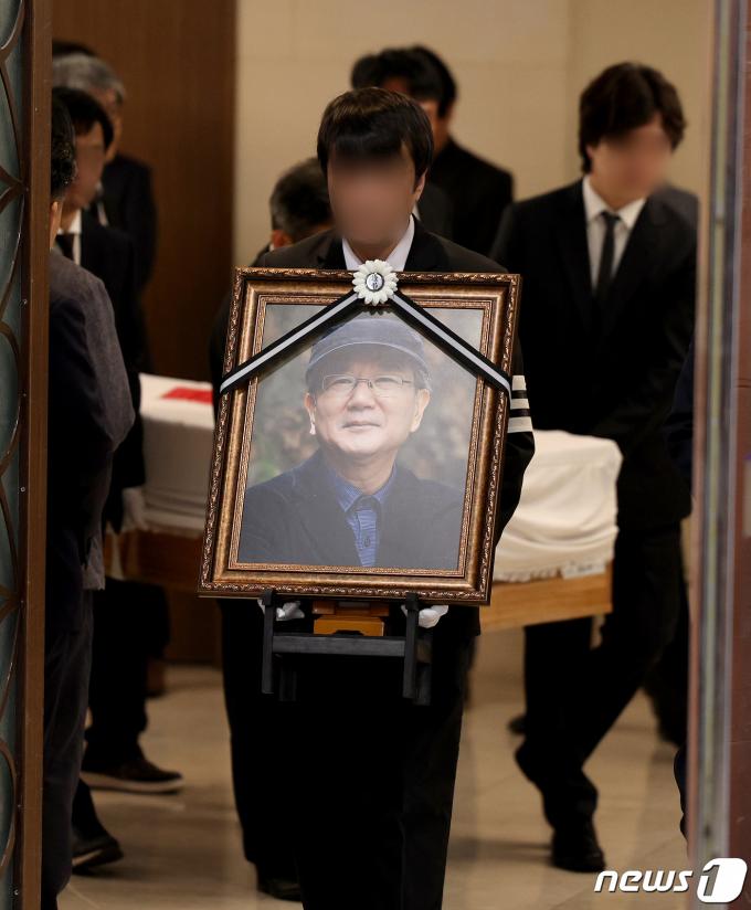 [사진] 장지 향하는 故홍세화 씨