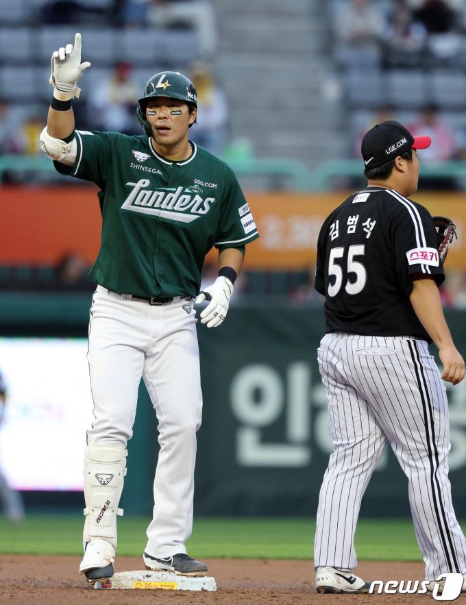 [사진] 한유섬 '2차전도 기대해'