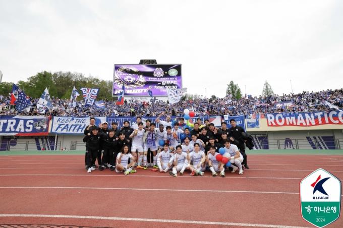수원 삼성이 안양을 꺾고 K리그2 4연승의 신바람을 냈다.(한국프로축구연맹 제공)