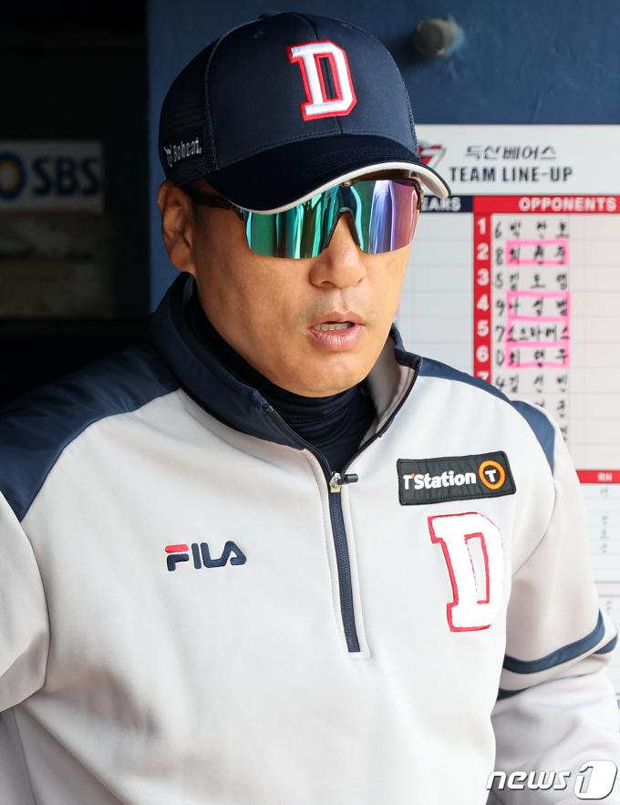 두산 알칸타라가 이승엽 감독의 배려로 21일 키움과 DH 2차전에 선발 등판했다. 뉴스1 ⓒ News1 김진환 기자