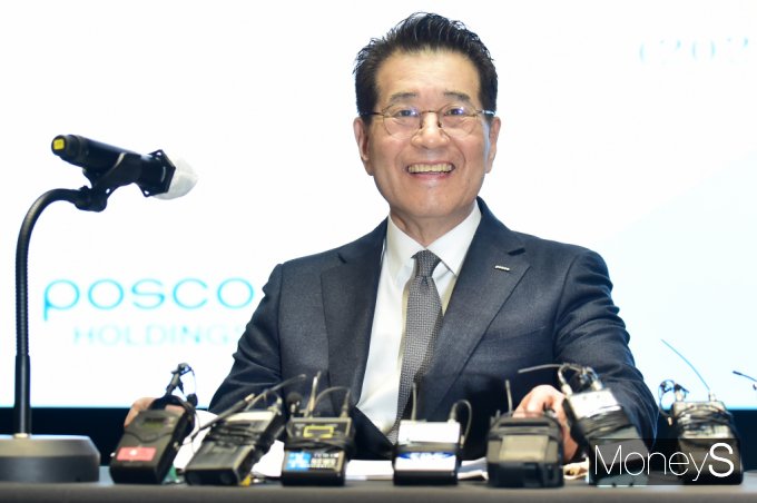 장인화 신임 포스코그룹 회장이 지난달 포스코센터에서 열린 기자간담회에서 발언하고 있다. /사진=임한별 기자