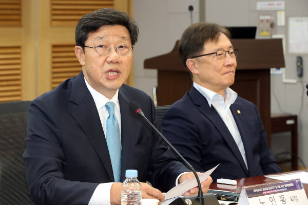 대통령 직속 의료개혁 특별위원회(특위)가 노연홍 한국제약바이오협회장을 위원장으로 내정하고 이번주 출범을 앞두고 있지만 의료계에서는 여전히 특위 참여를 거부하고 있다. 노 회장이 지난해 8월9일 오후 서울 여의도 국회의원회관에서 열린 제약바이오 글로벌 중심국가 도약을 위한 정책토론회에서 인사말을 하고 있다. /사진=뉴스1
