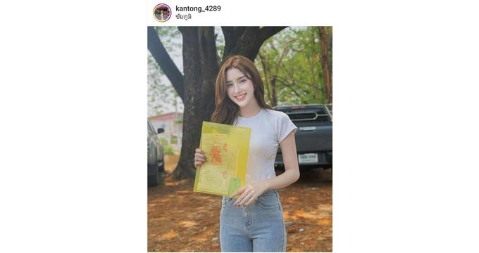 남성 징병제 국가인 태국 한 징병 검사장에 미모의 여성들이 나타났다. 사진은 해당 여성 중 한명인 칸통 파사르아폰. /사진=칸통 파사르아폰 인스타그램 캡처   