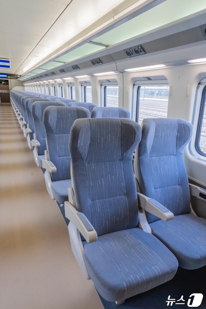 [사진] 'KTX-청룡' 내부 모습은?