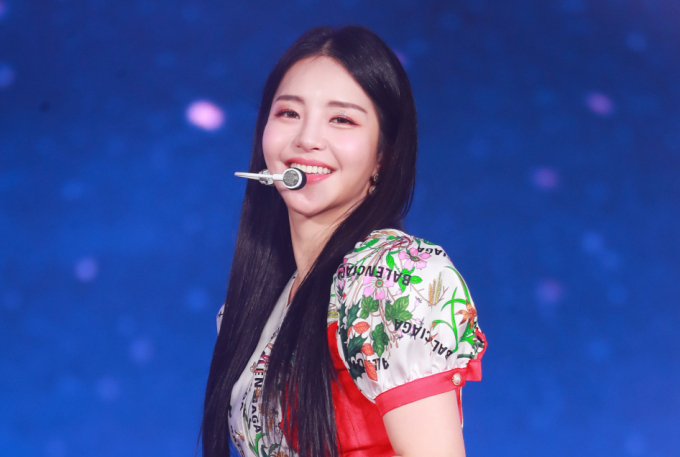 가수 유정(남유정)이 브브걸을 떠났다. 사진은 지난 2021년 '2021 아시아 아티스트 어워즈'(이하 '2021 AAA') 시상식에서 멋진 무대를 선보인 걸그룹 브브걸 유정. /사진=머니투데이