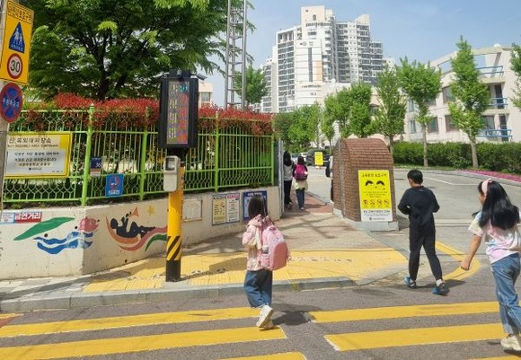 인공지능(AI) 안전신호등./사진=광주 서구청