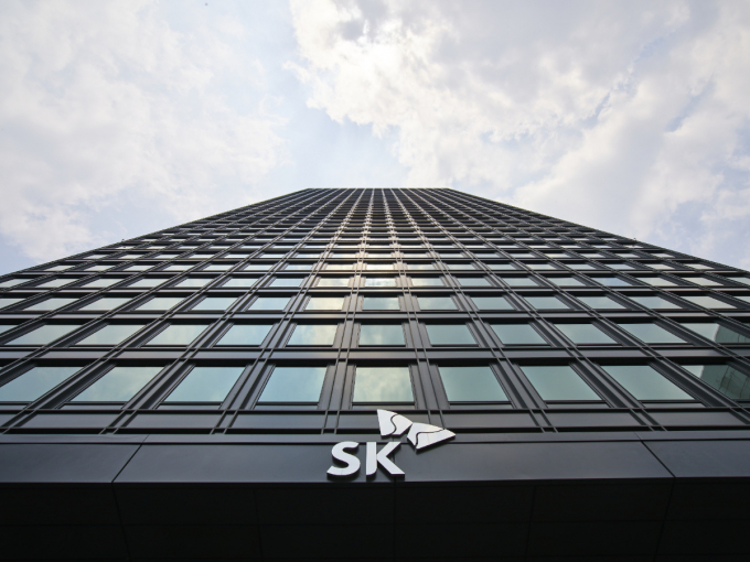 SK그룹 주요 계열사 최고경영자(CEO)들이 기업가치 제고 방안 등에 관해 이야기를 나눴다. 사진은 서울 종로구 SK 서린빌딩. /사진=SK이노베이션 제공